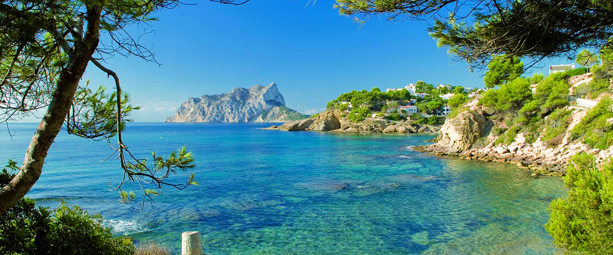 Abahana Villas - Peñón de Ifach vom Strand von Baladrar in Benissa. Abahana Villas - Peñón de Ifach vom Strand von Baladrar in Benissa.
