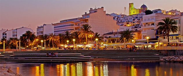 Turismo Altea - Vistas nocturnas del pueblo. Turismo Altea - Vistas nocturnas del pueblo.