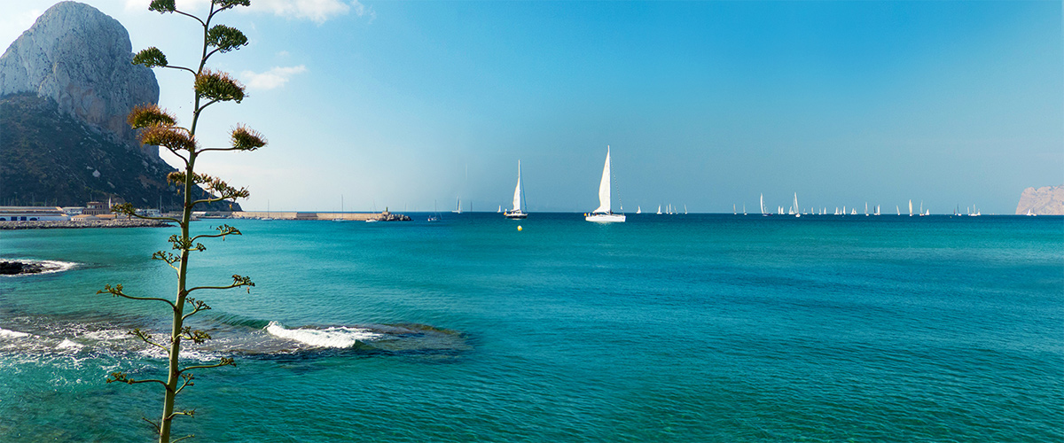 Abahana Villas - Boats at the departure of the Trofeo Peñón Ifach regatta. Abahana Villas - Boats at the departure of the Trofeo Peñón Ifach regatta.