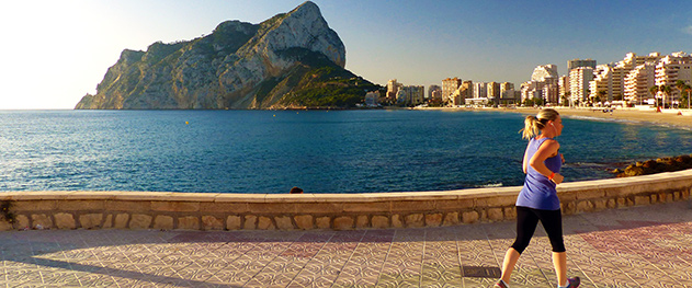 Abahana Villas - Deporte en el paseo de la playa.