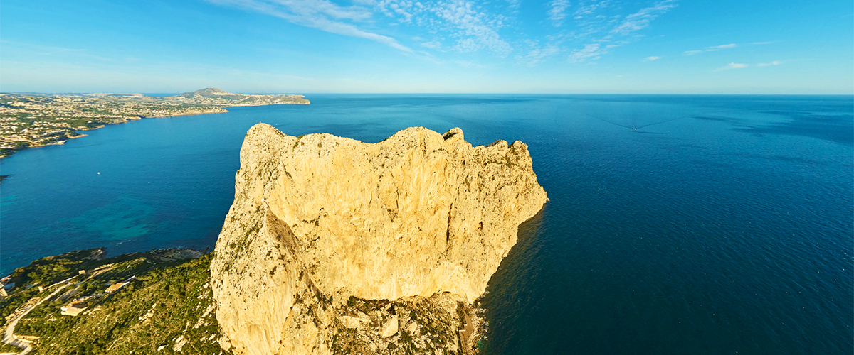 Abahana Villas - Aerial view of the Rock of Ifach in Calpe. Abahana Villas - Aerial view of the Rock of Ifach in Calpe.