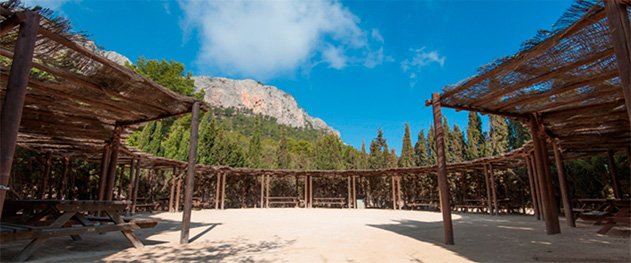 Turismo Calpe - Camping area with barbecue area. Turismo Calpe - Camping area with barbecue area.
