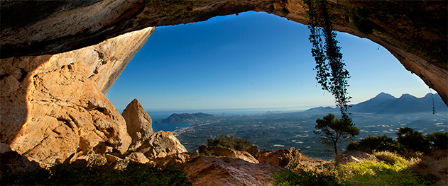 Abahana Villas - Vistas de Altea tras el paso. Abahana Villas - Vistas de Altea tras el paso.