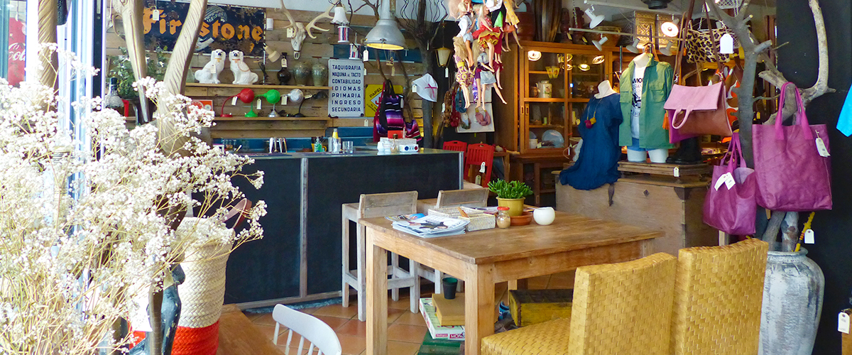 Abahana Villas - Interior of Planet Vintage in Altea.