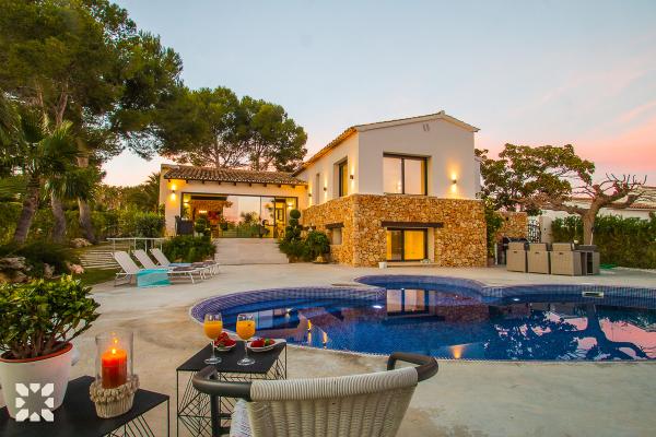 Alquiler villa LOS ROQUES en benissa