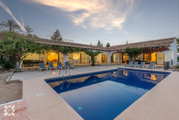 Alquiler villa FUMEPACOON en benissa