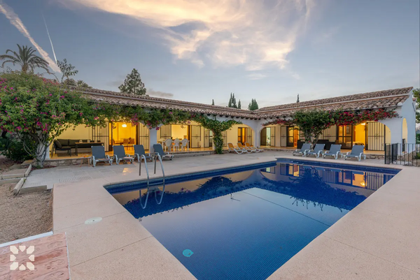 Alquiler villa FUMEPACOON en benissa