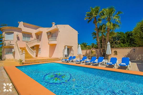 Alquiler villa LUNA FELIZ en calpe